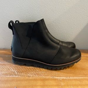 EUC Sorel “Harlow” Chelsea boot - women’s size 7